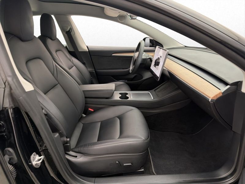 Tesla Model 3 bild 26
