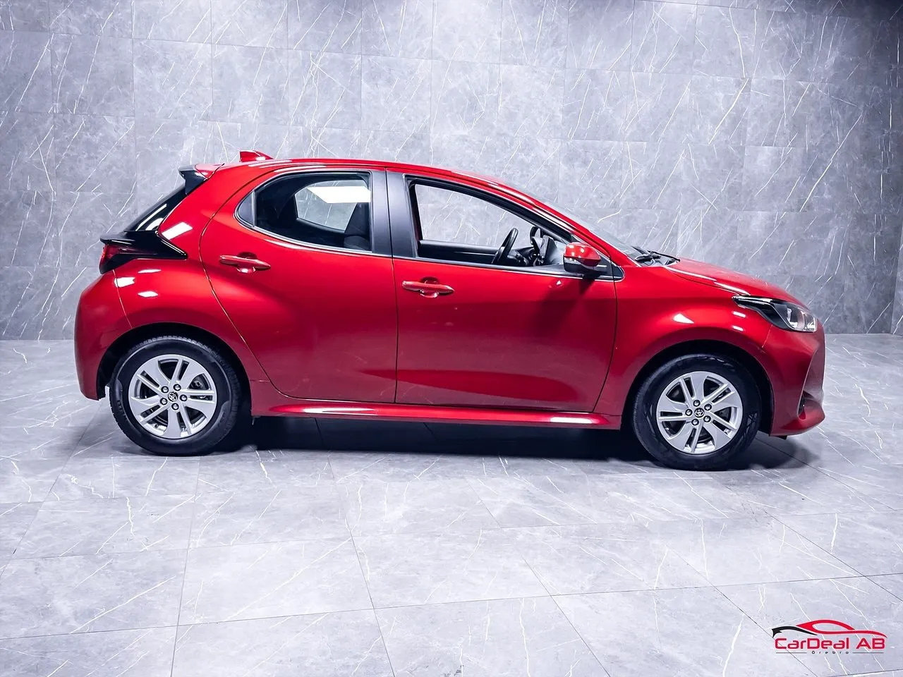 Vehicle image 7