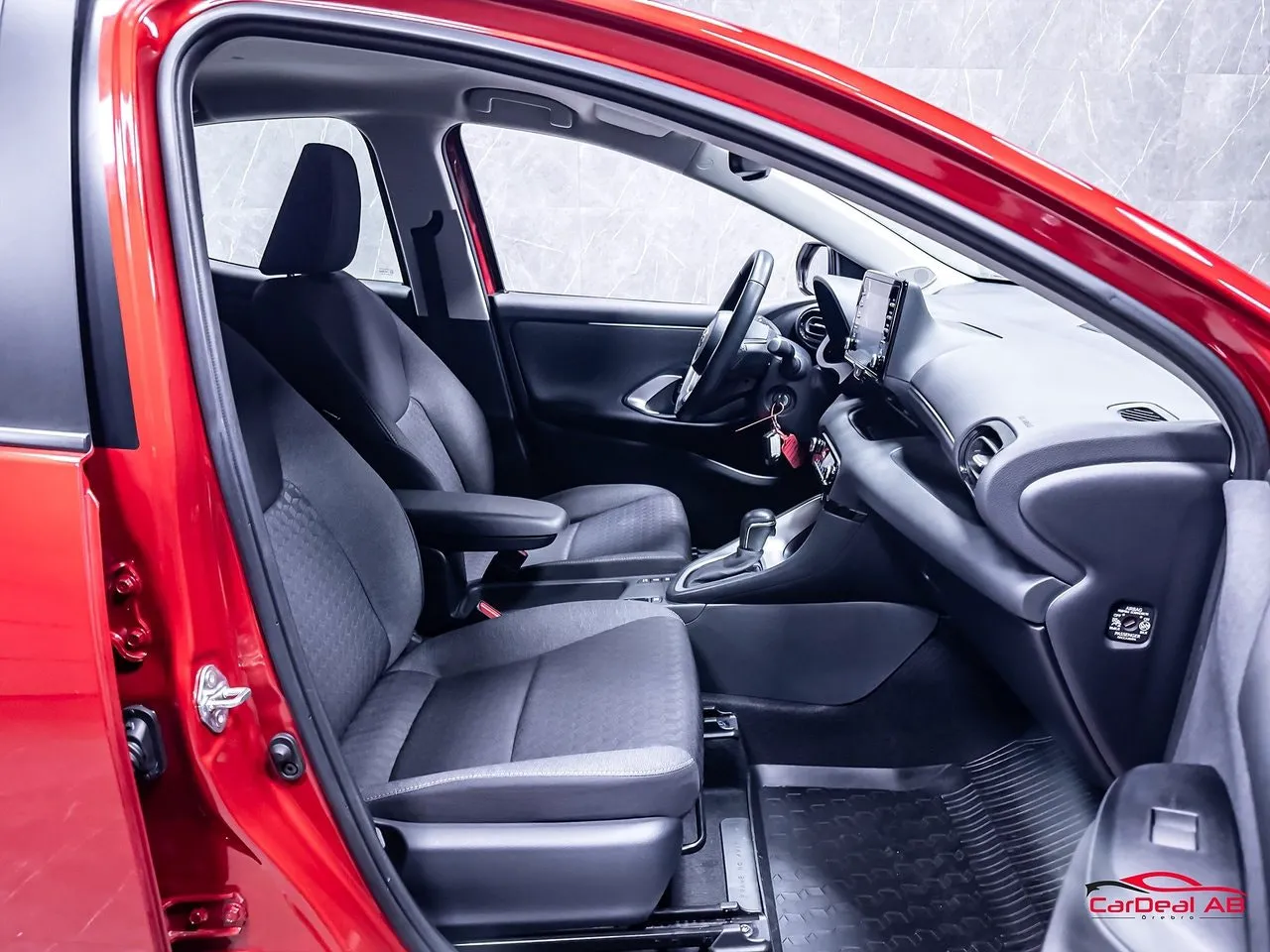Vehicle image 14