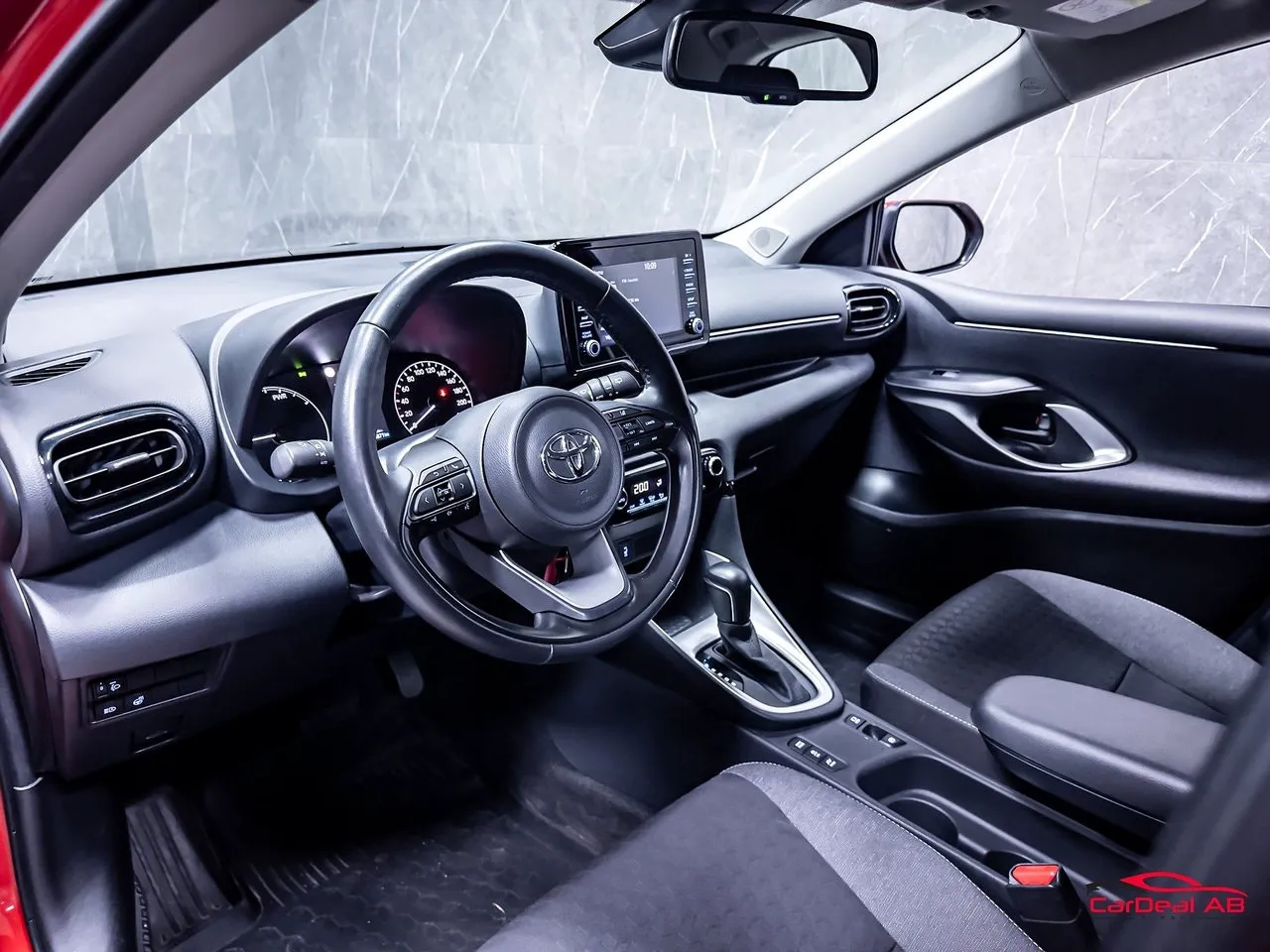 Vehicle image 10