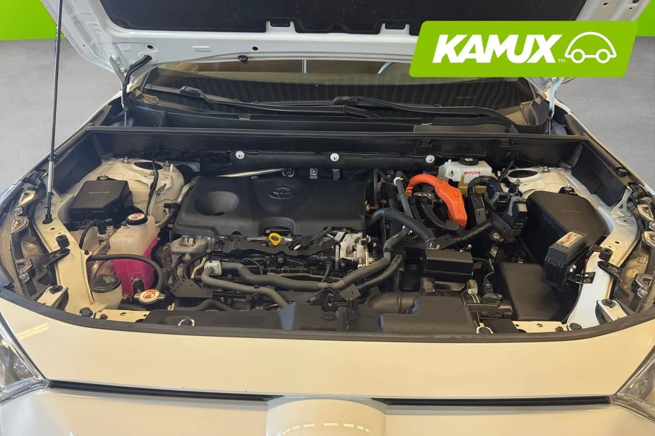 Vehicle image 16