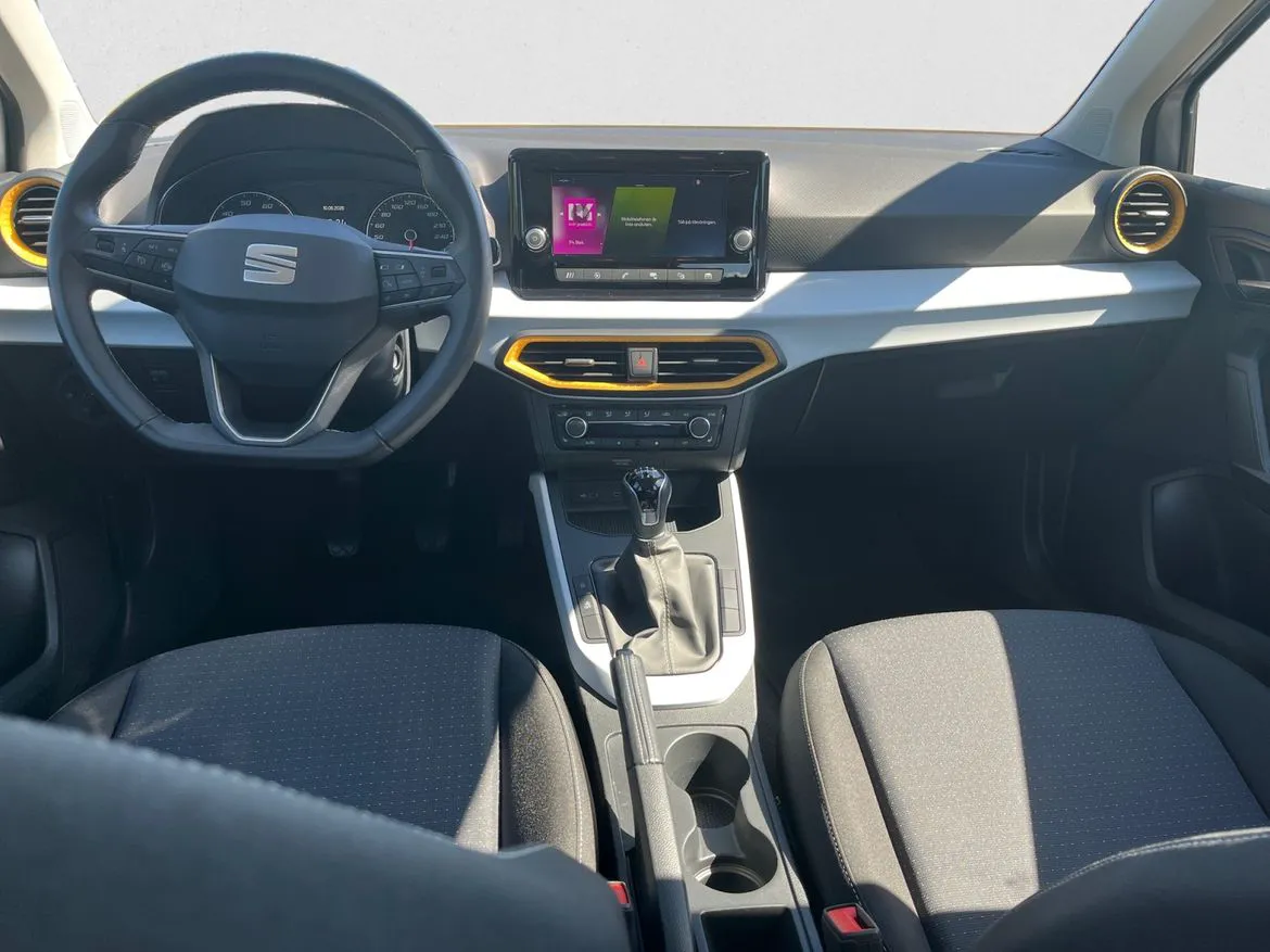 Vehicle image 7