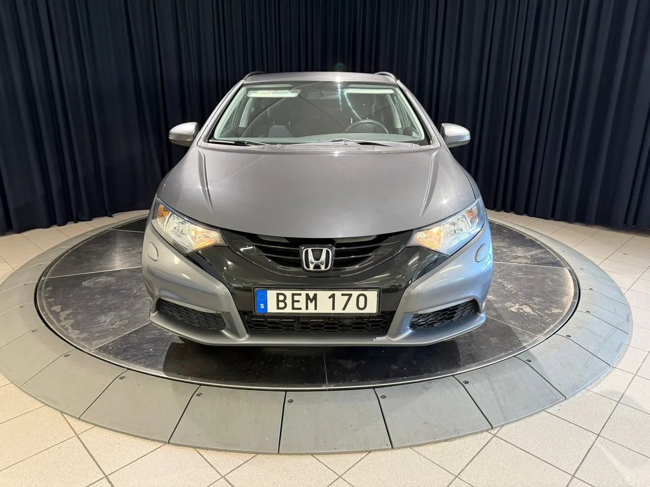 Vehicle image 1