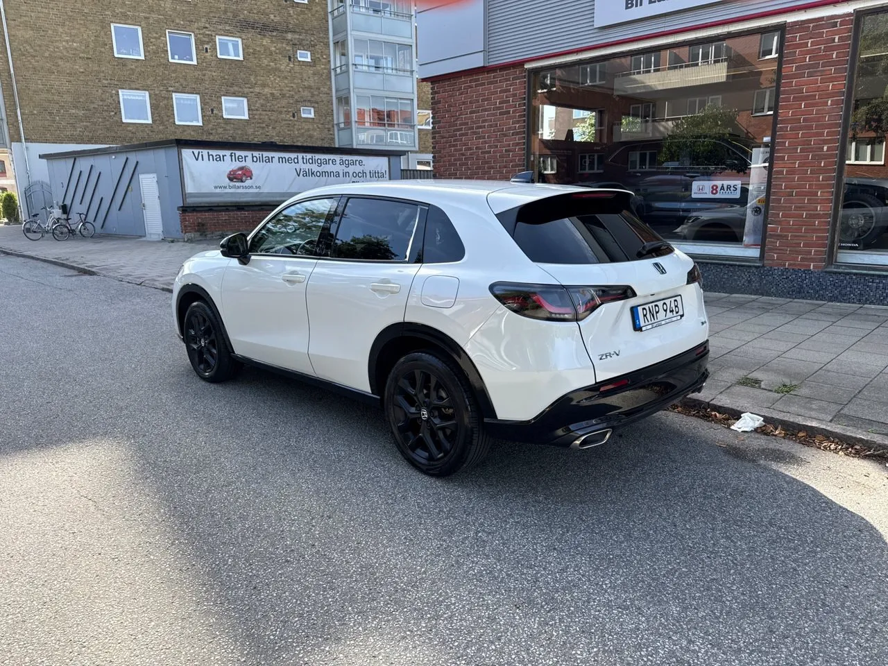 Vehicle image 3