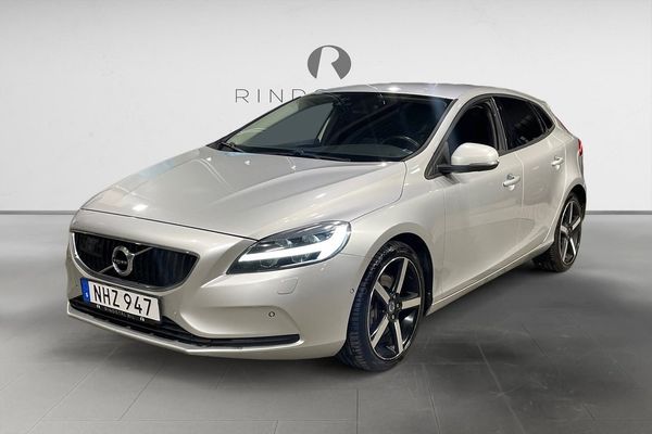 Volvo V40 D3 150 HK BUSINESS ADVANCED DRAG D-VÄRM KAMREM BYTT 18" - 2017