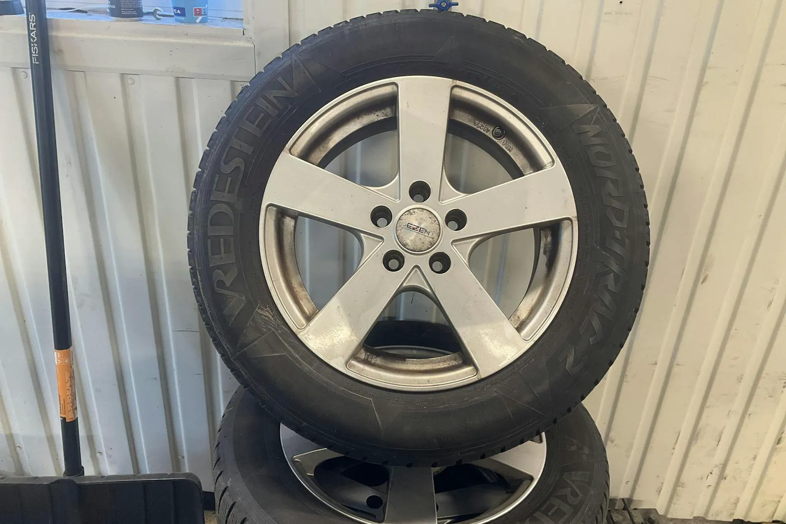 Vehicle image 17