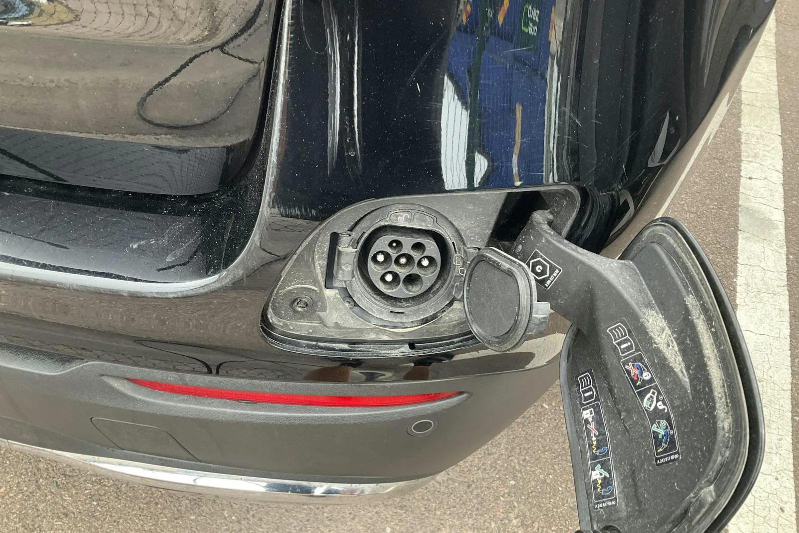 Vehicle image 17