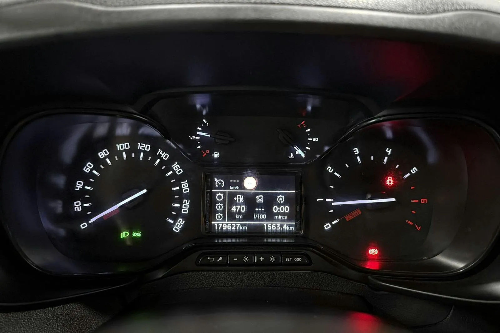 Vehicle image 8