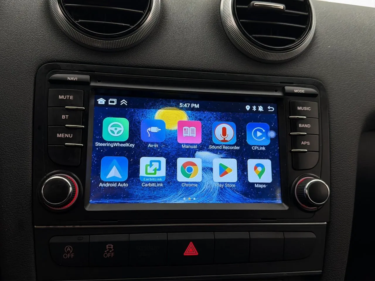 Vehicle image 18