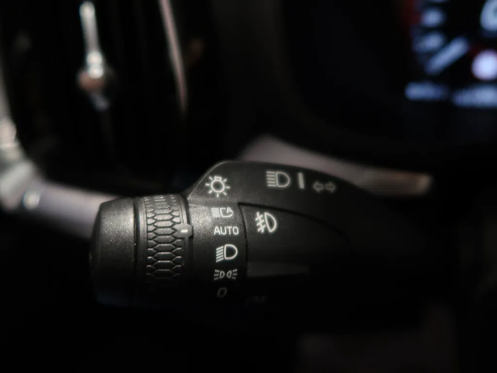Vehicle image 32