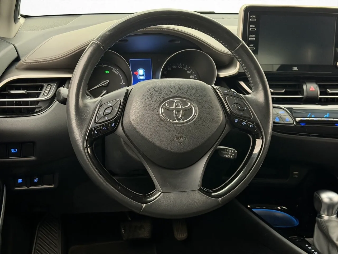 Vehicle image 11