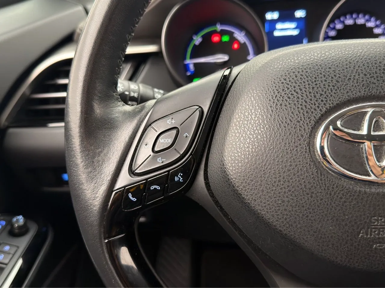 Vehicle image 14