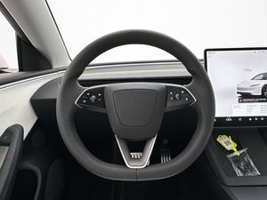 Tesla Model 3 bild 15