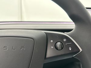 Tesla Model 3 bild 25