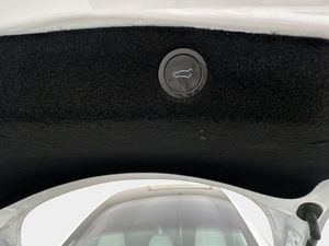 Tesla Model 3 bild 10