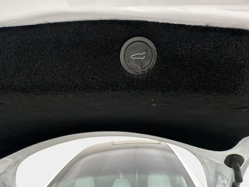 Tesla Model 3 bild 10