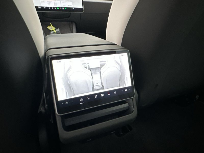 Tesla Model 3 bild 13