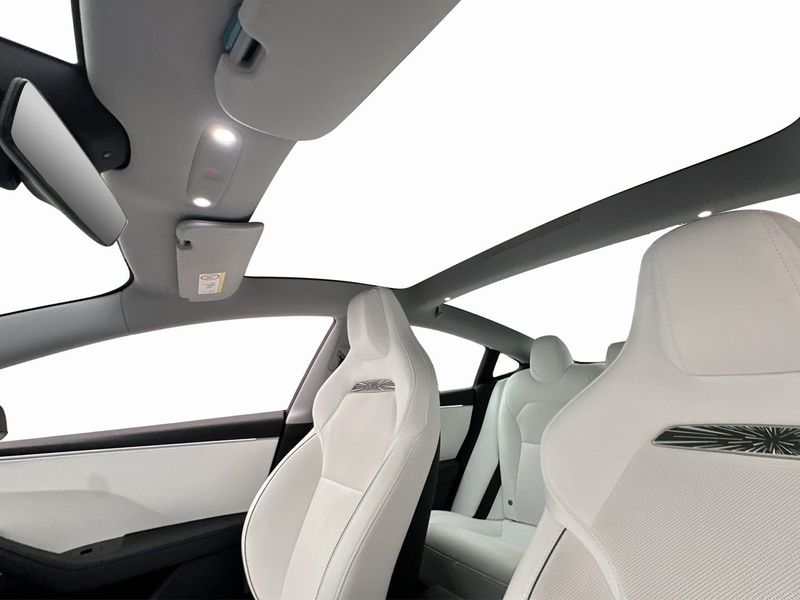 Tesla Model 3 bild 17