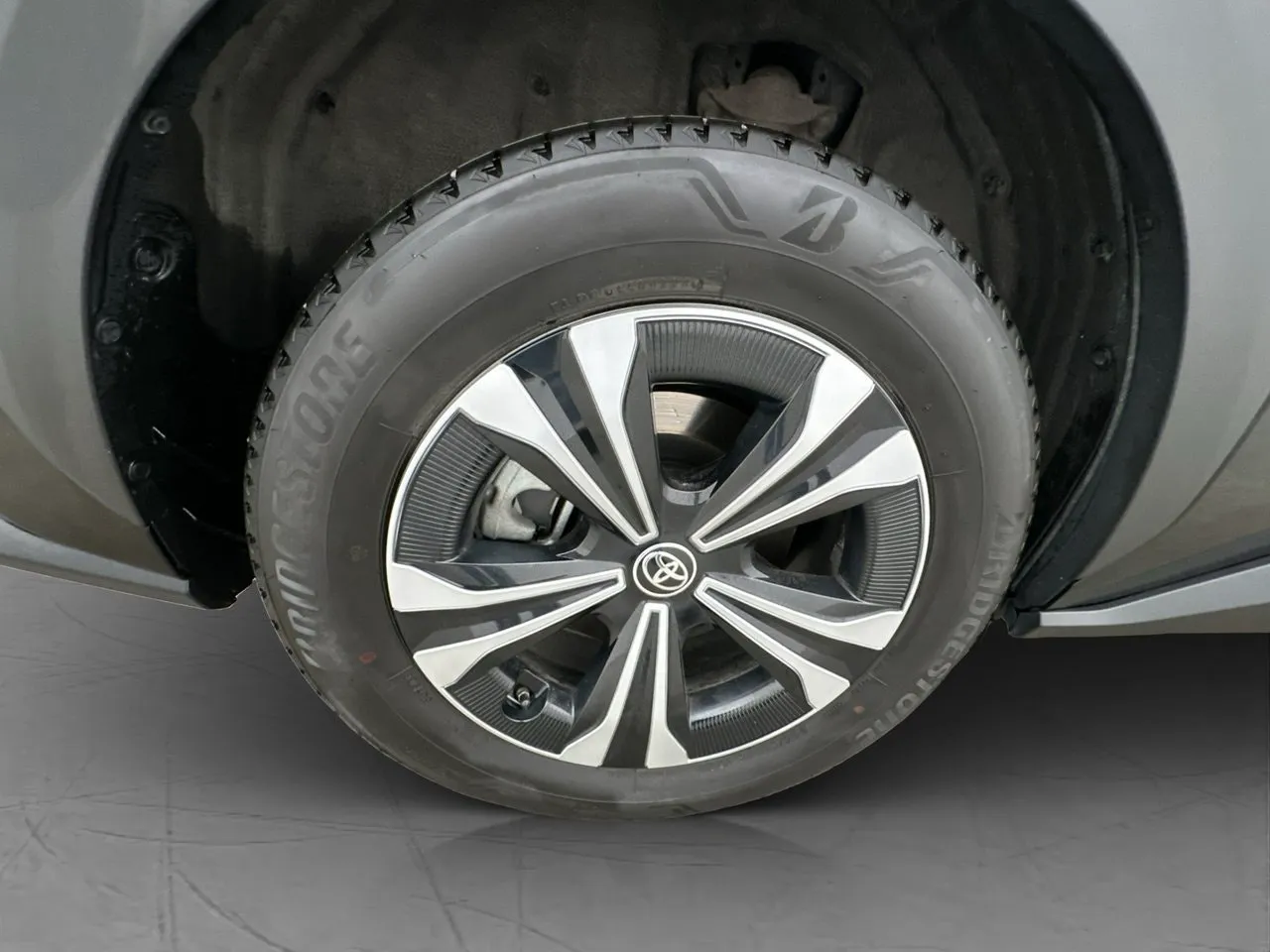 Vehicle image 30