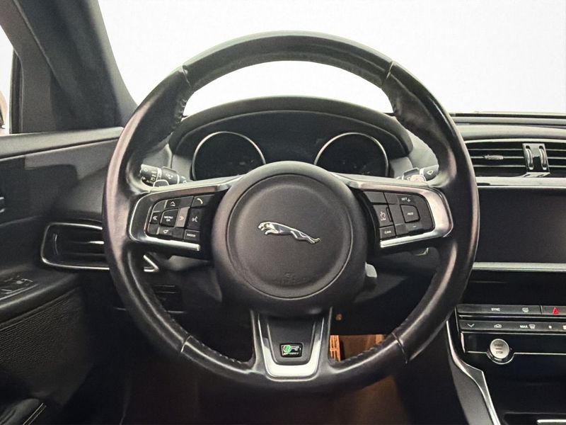 Jaguar XE bild 11