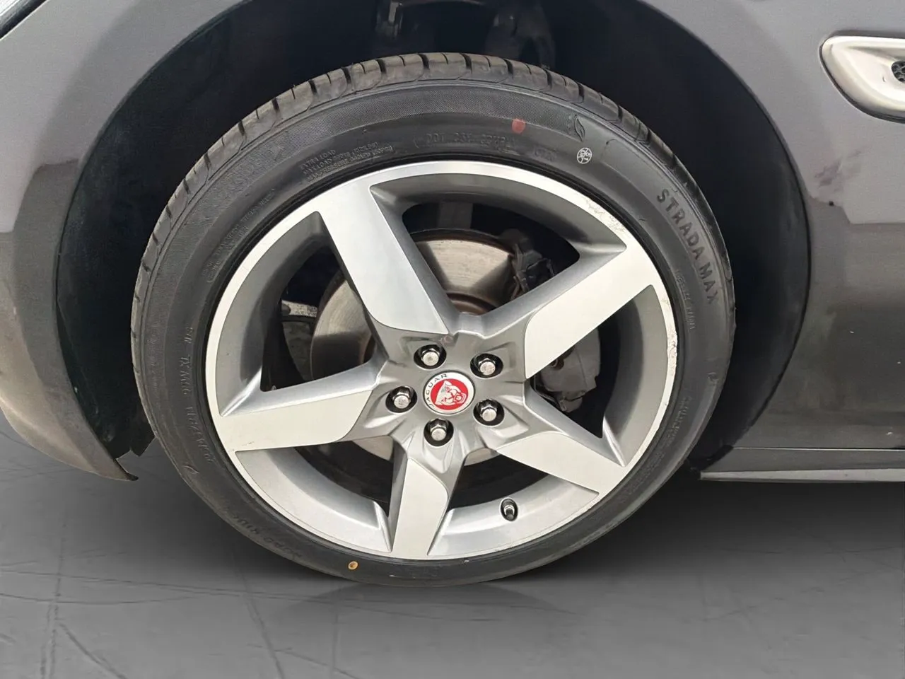 Vehicle image 24