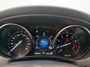 Jaguar XE bild 13