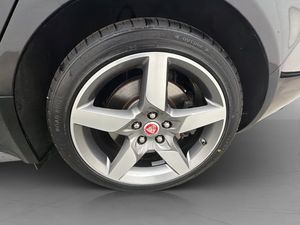 Jaguar XE bild 26