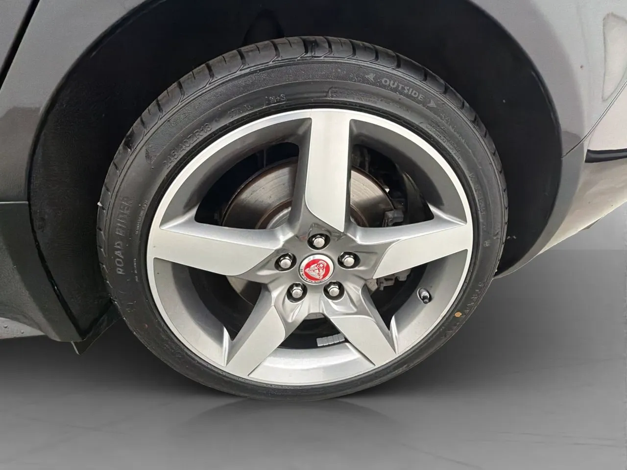 Vehicle image 25