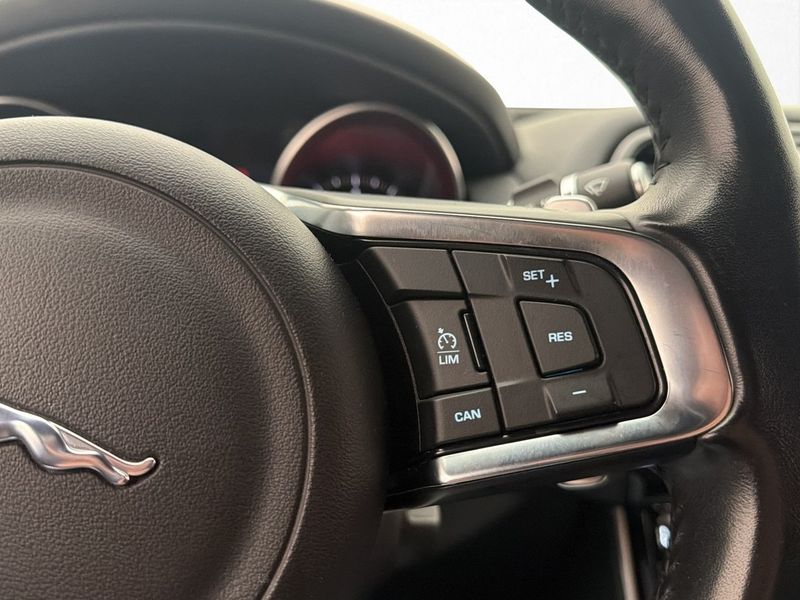 Jaguar XE bild 18