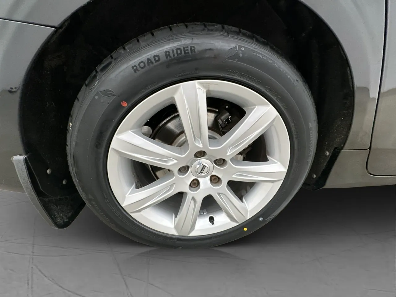 Vehicle image 33