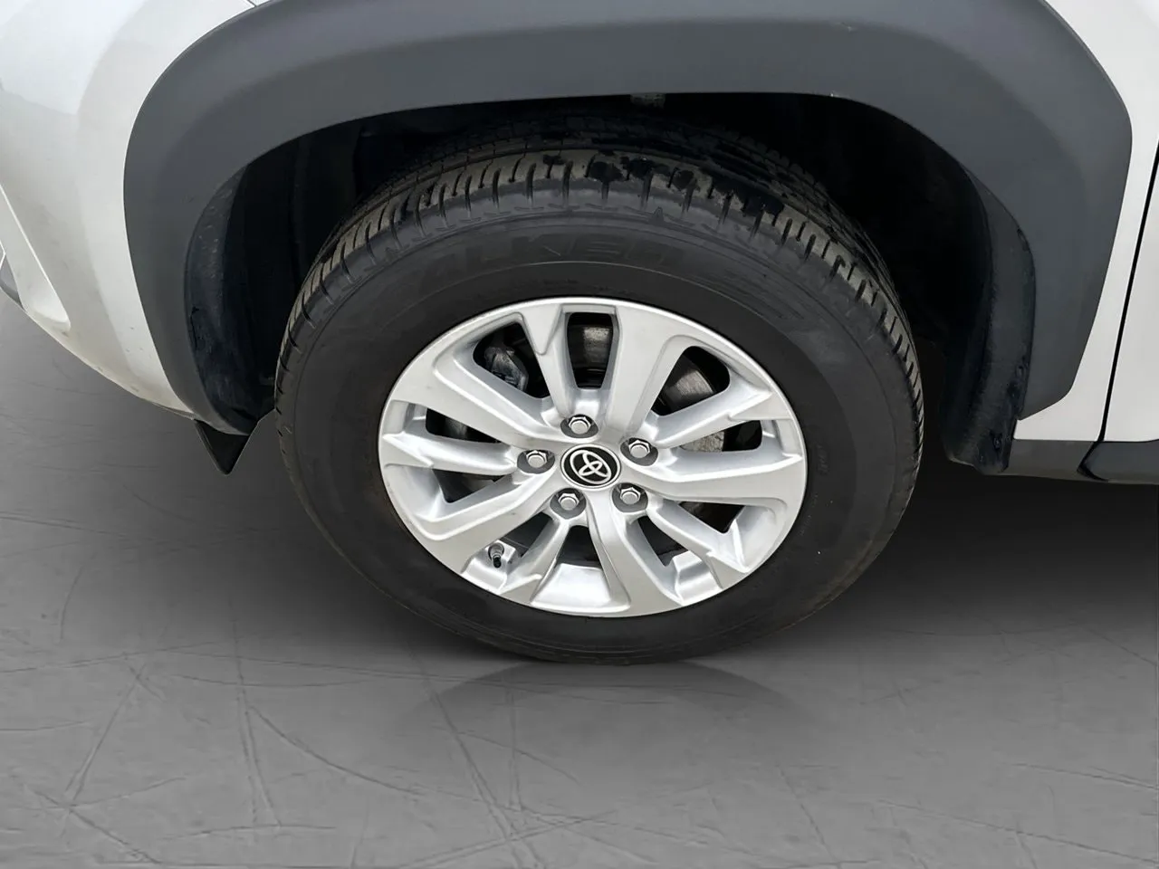 Vehicle image 25