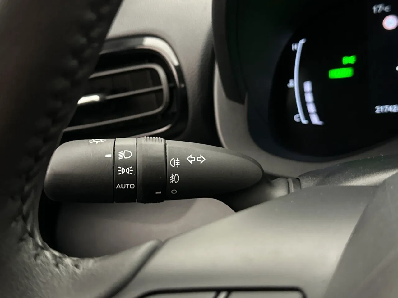 Vehicle image 21