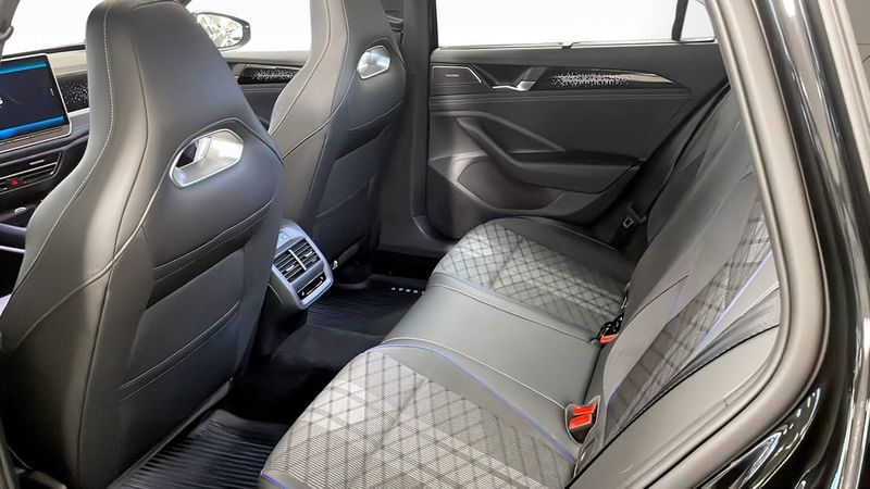 Volkswagen Passat bild 14