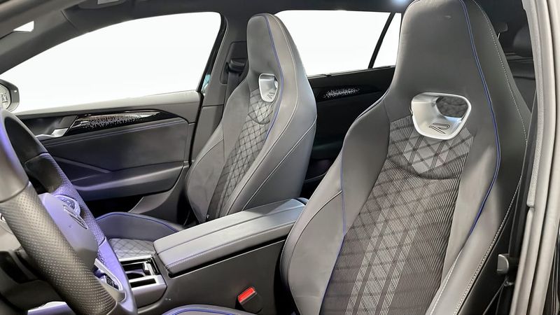 Volkswagen Passat bild 9