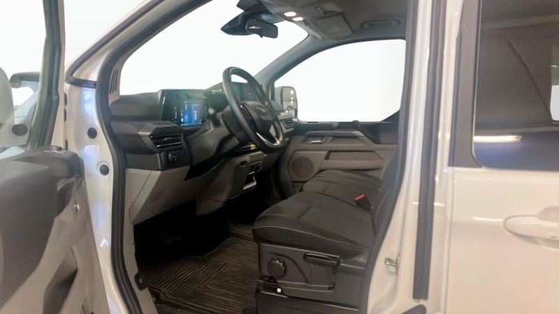 Ford Tourneo Custom bild 4