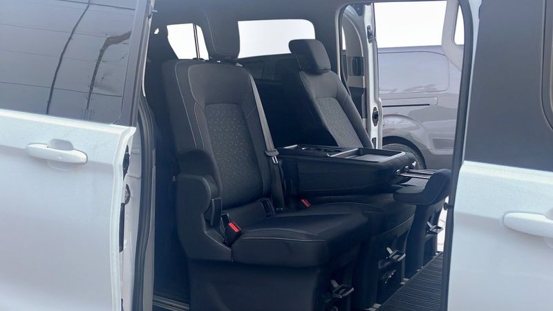 Ford Tourneo Custom bild 8