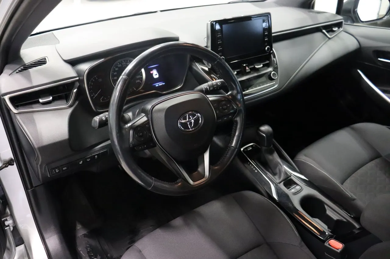 Vehicle image 10