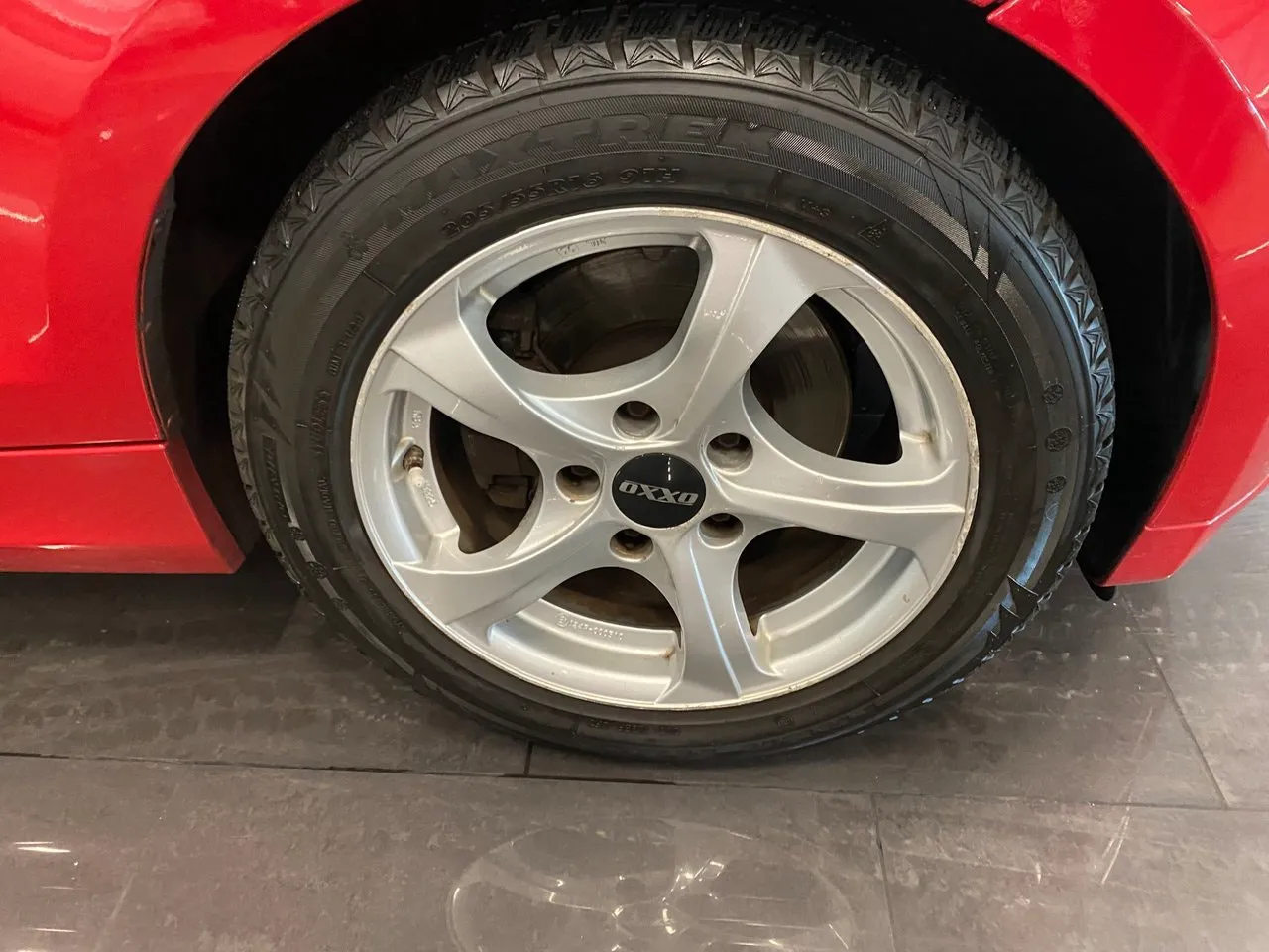 Vehicle image 17