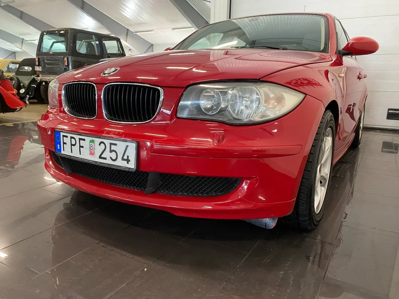 Vehicle image 9