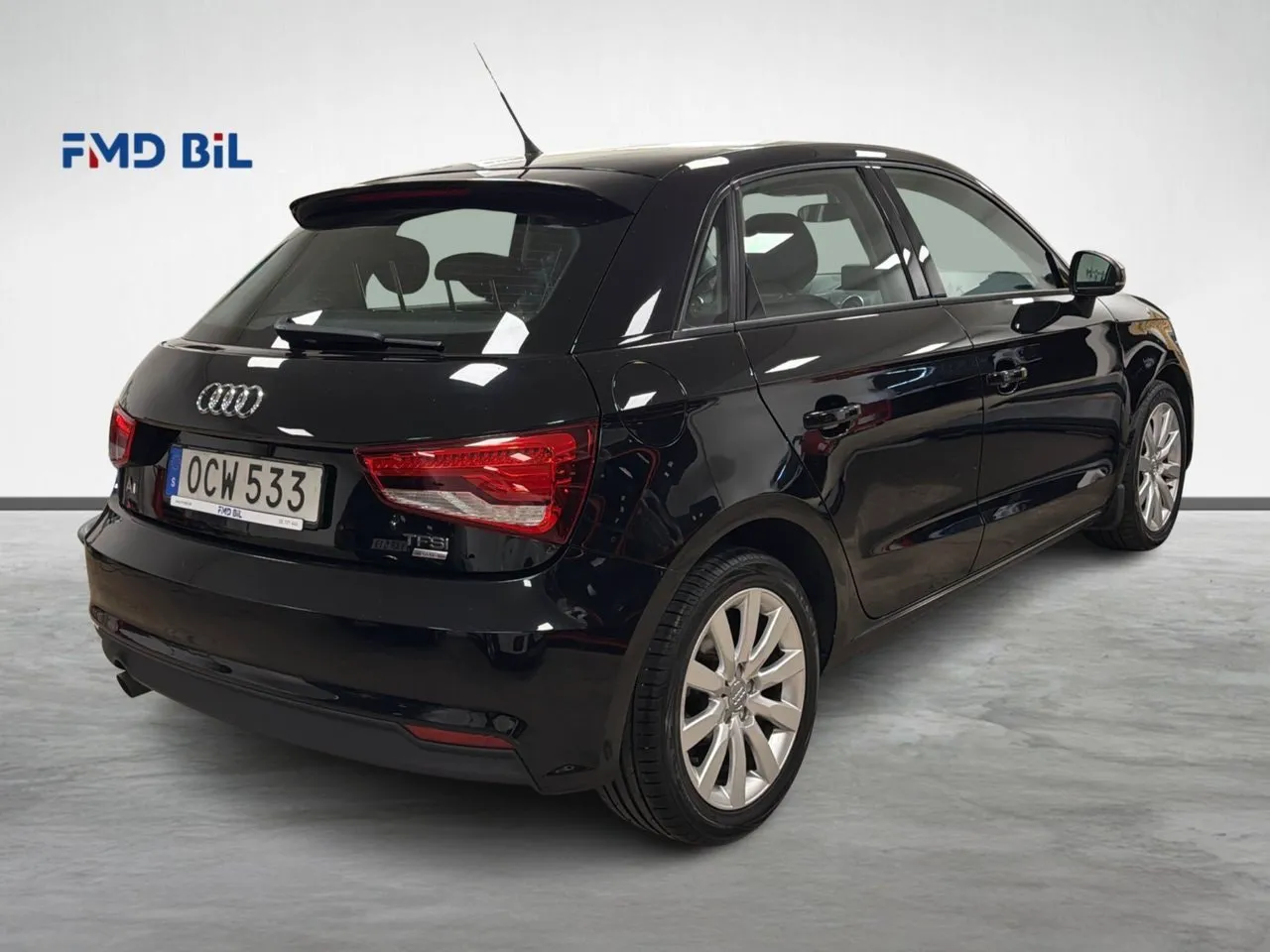 Vehicle image 4