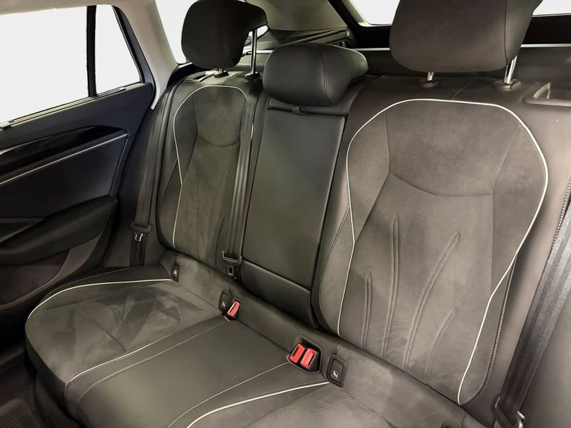 Volkswagen Passat bild 13