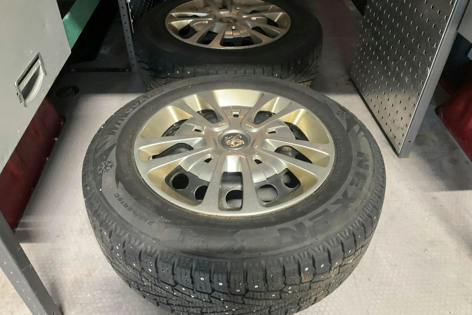 Vehicle image 10