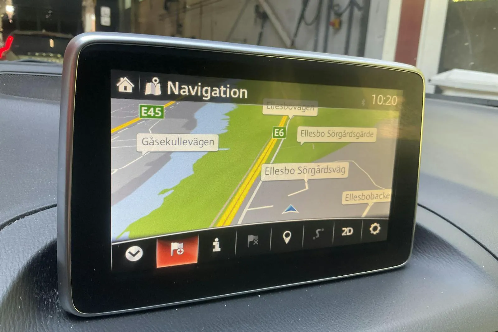 Vehicle image 10