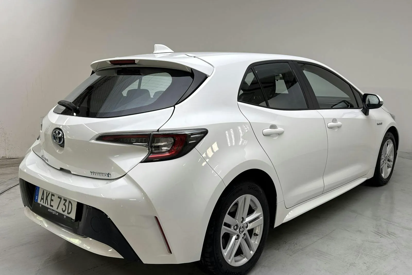 Vehicle image 2