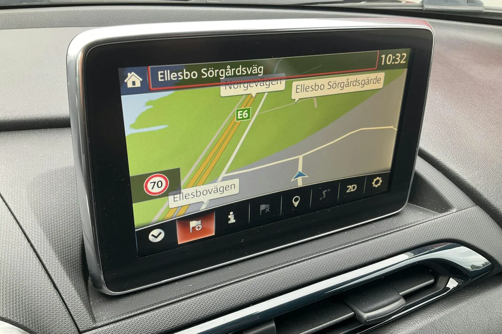 Vehicle image 14