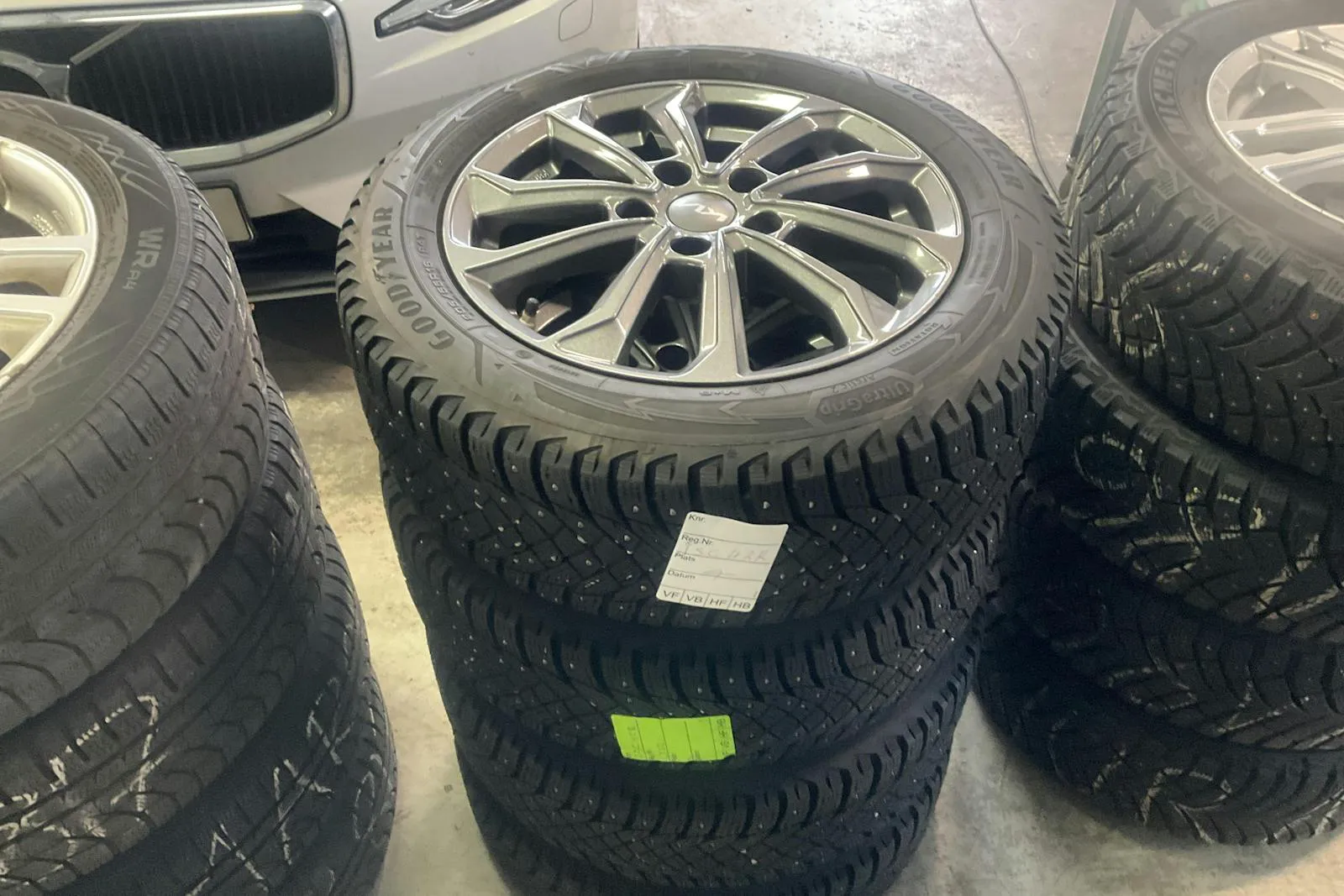 Vehicle image 13