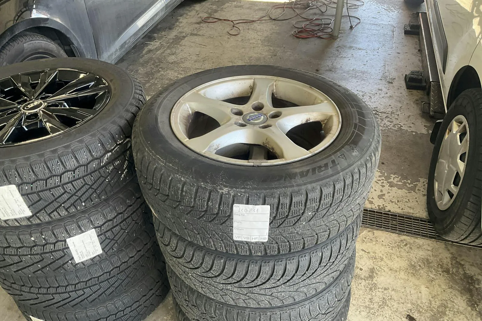 Vehicle image 11