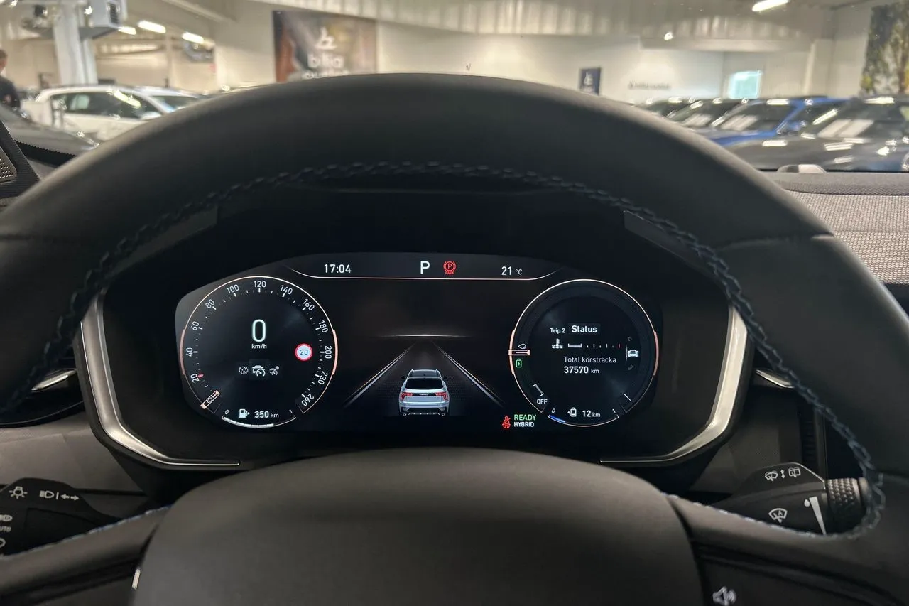 Vehicle image 16