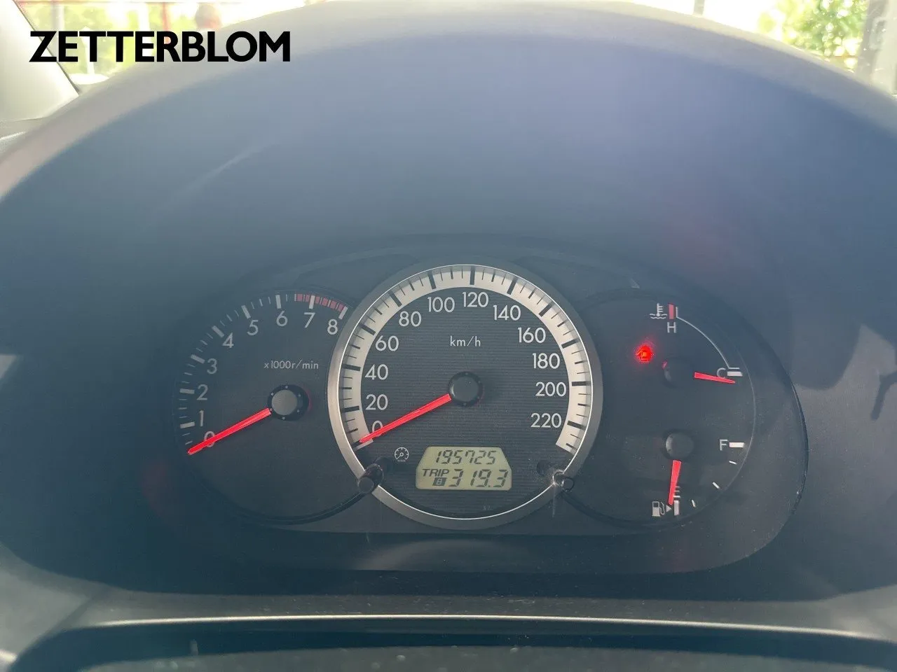 Vehicle image 10