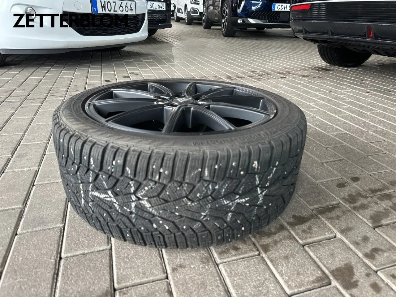 Vehicle image 15